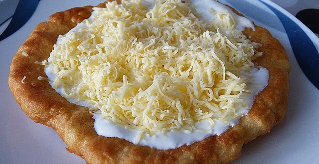 Ungarische Langos mit Knoblauch – REZEPTE VON HEUTE