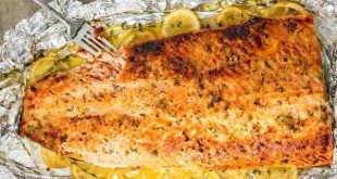 Lachs in Knoblauch-Zitronen-Butter Rezept mit Petersilie und Zitrone