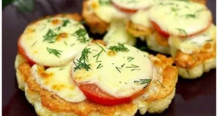 Gebackener Blumenkohl mit Tomaten und Mozzarella frisch gebacken