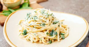 Cremige Käse Knoblauch Parmesan Spaghetti mit Petersilie