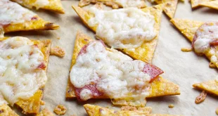 4-Zutaten-Pizza-Chips mit Mini-Pepperoni und Kräutern